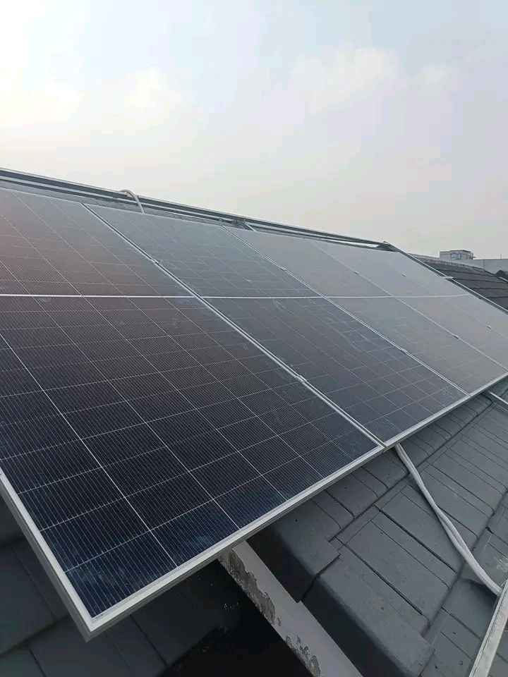 Instalasi Panel Surya Rumah Tangga